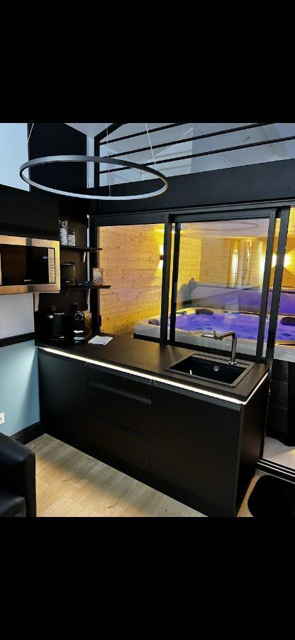 Les Suites De Stanislas Jacuzzi & Spa Nancy Exterior foto